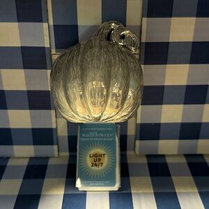 Bath & Body Works Shimmer Pumpkin Wallflower Plug